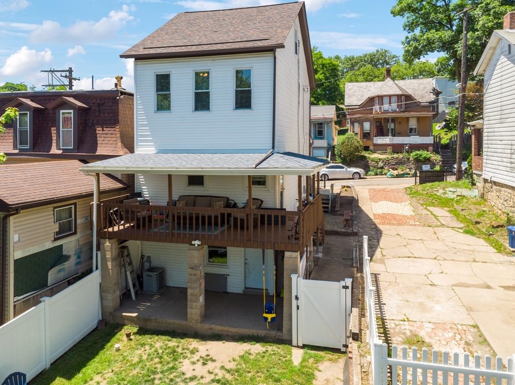 341 Amabell St, Pittsburgh PA 15211-1403 exterior