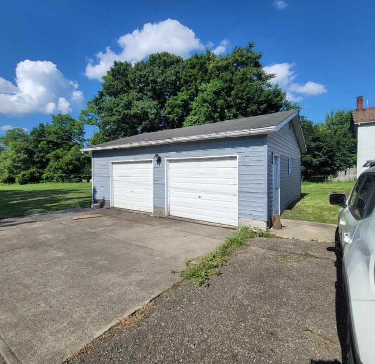 422 W Parkway St, New Castle, PA 16101