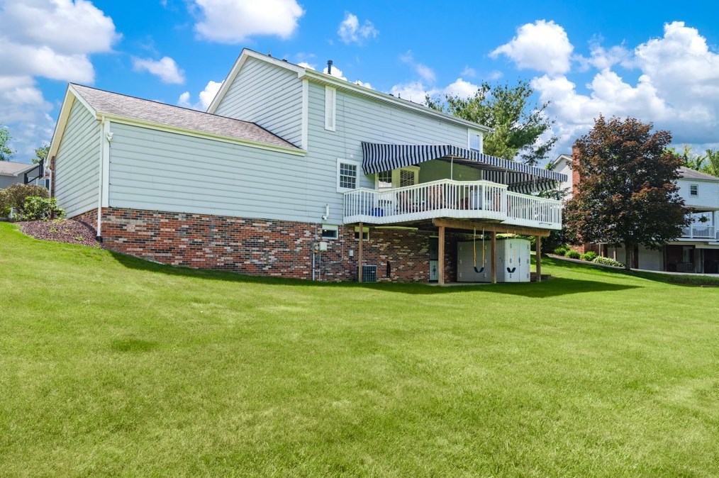 1615 Frst Rdg Dr, Pittsburgh PA 15221-4047 exterior