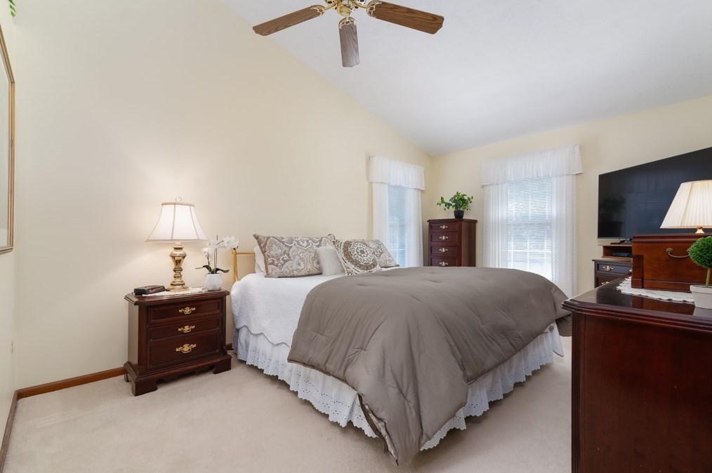 1615 Frst Rdg Dr, Pittsburgh PA 15221-4047 exterior