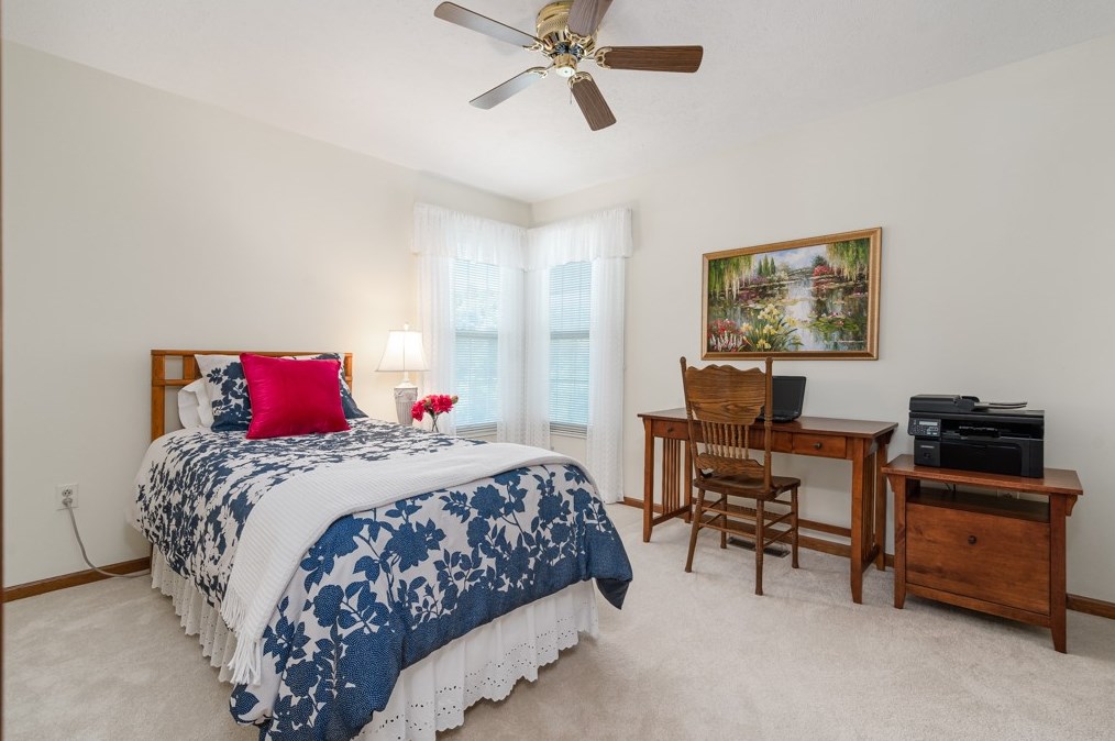 1615 Frst Rdg Dr, Pittsburgh PA 15221-4047 exterior