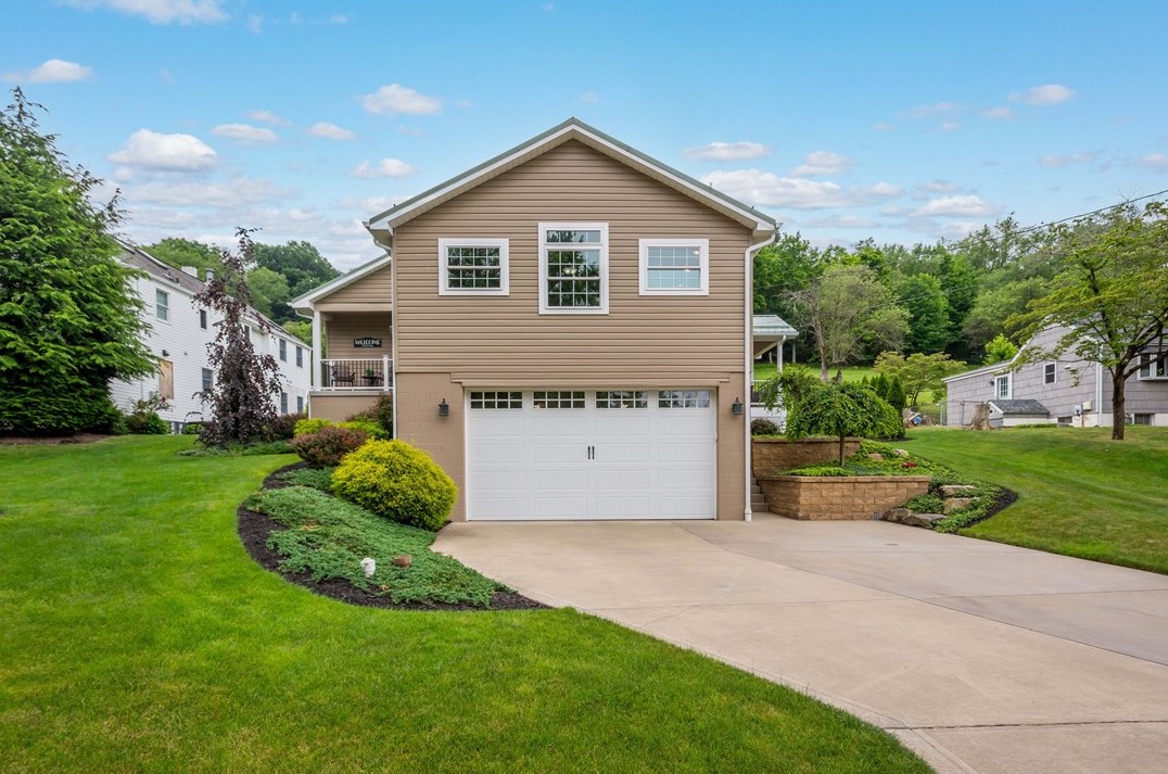 244 Thompsonville Rd, Canonsburg, PA 15317-3210