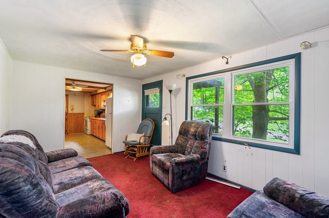 1380 Hooker Rd, Karns City PA  16041-1512 exterior