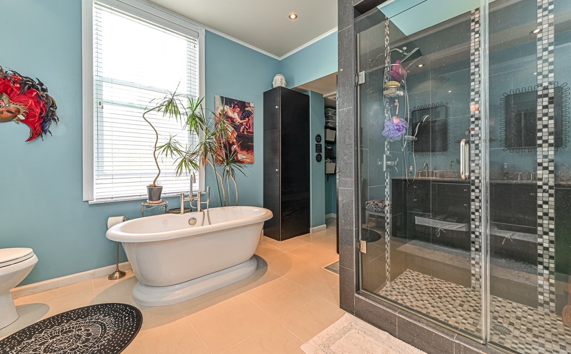 381 Friday Rd, Pittsburgh PA 15209-2111 exterior