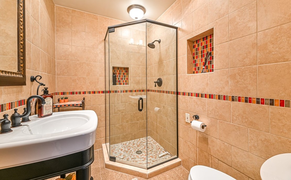 381 Friday Rd, Pittsburgh PA 15209-2111 exterior