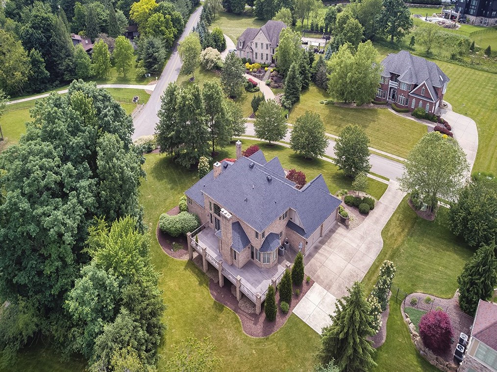 301 Cambridge Dr, Seven Fields, PA 16046-3135
