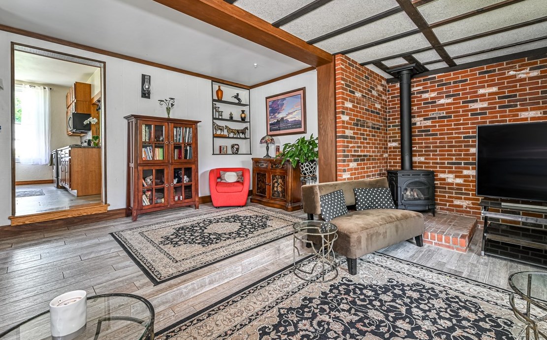 381 Friday Rd, Pittsburgh PA 15209-2111 exterior