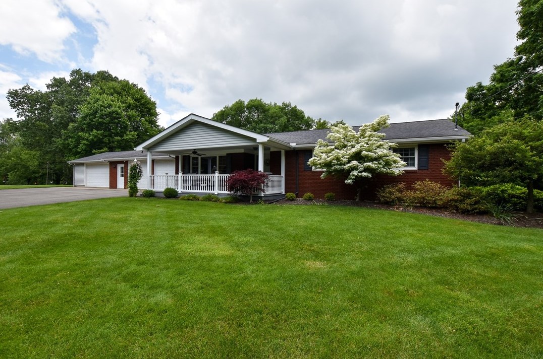 321 Headland Rd, Butler, PA 16002