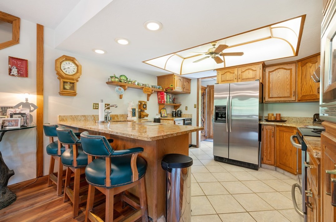 323 Wolfe Ln, North Huntingdon, PA 15642-6800