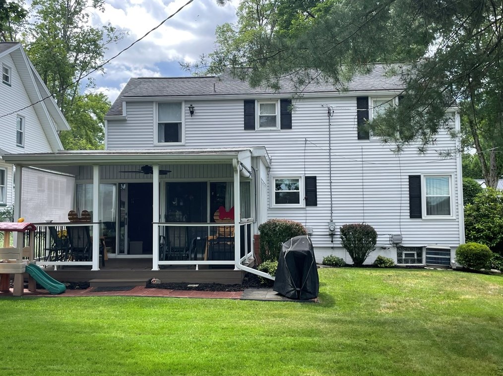 90 Chambers Ave, Greenville PA  16125-1771 exterior