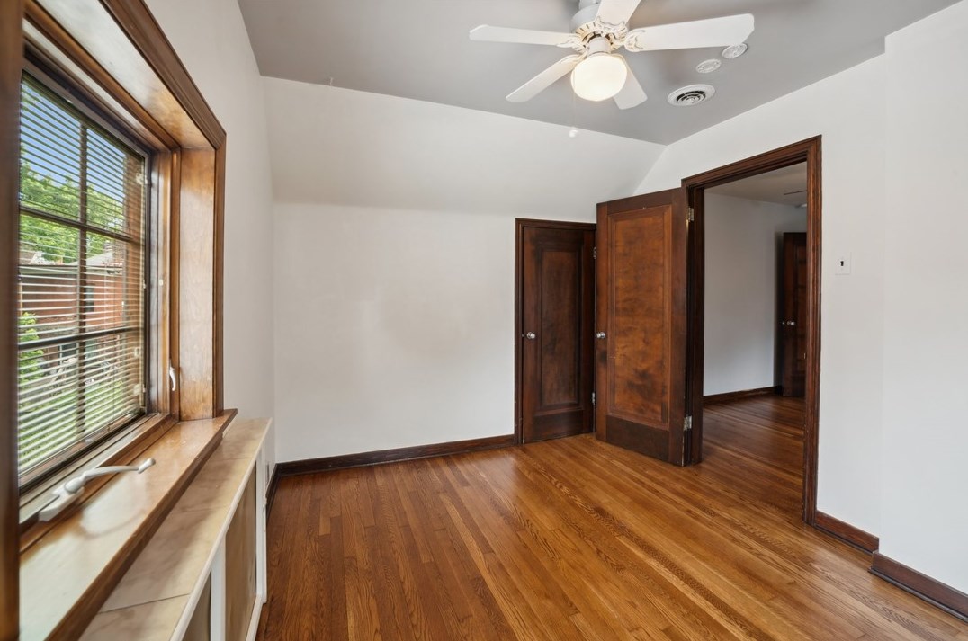 20 Love Pl, Pittsburgh PA 15218-1473 exterior