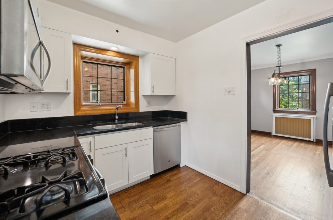 20 Love Pl, Pittsburgh PA 15218-1473 exterior