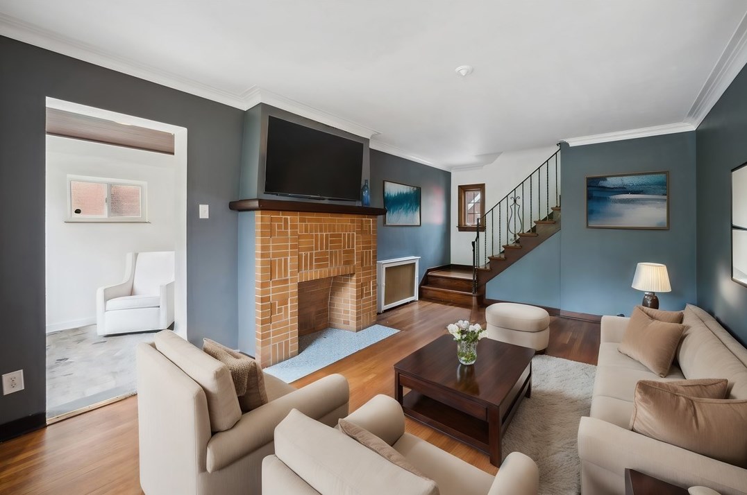 20 Love Pl, Pittsburgh PA 15218-1473 exterior