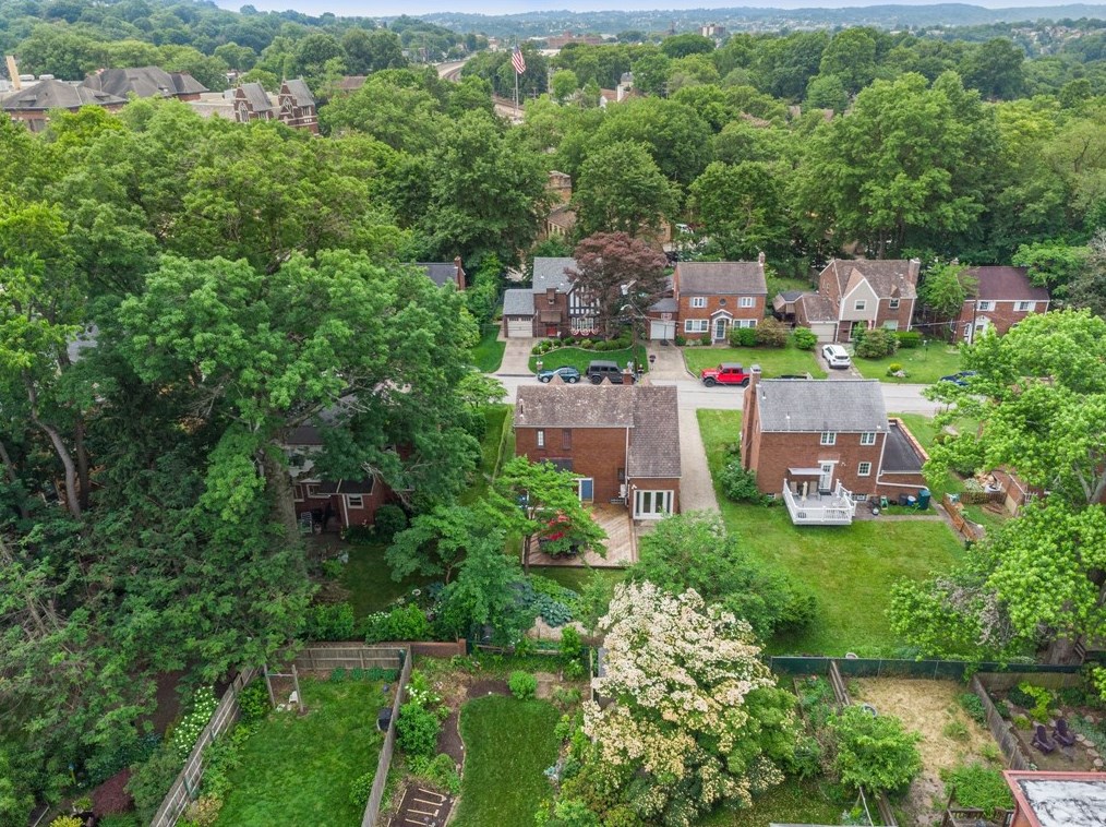 20 Love Pl, Pittsburgh PA 15218-1473 exterior