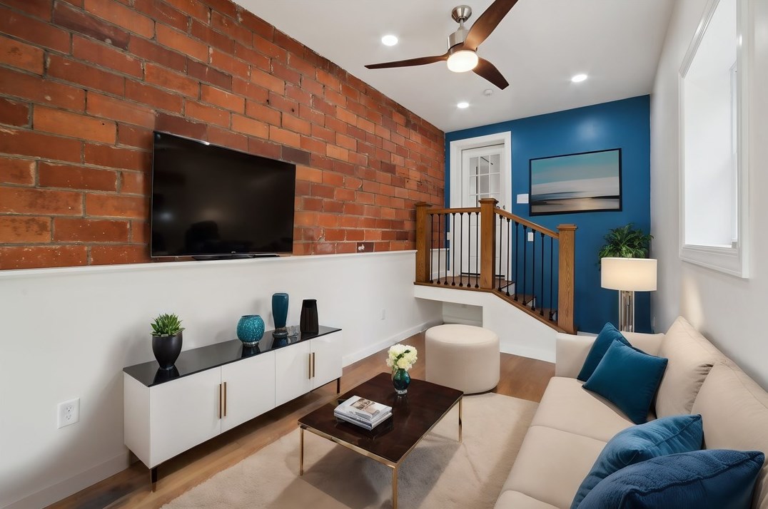 20 Love Pl, Pittsburgh PA 15218-1473 exterior