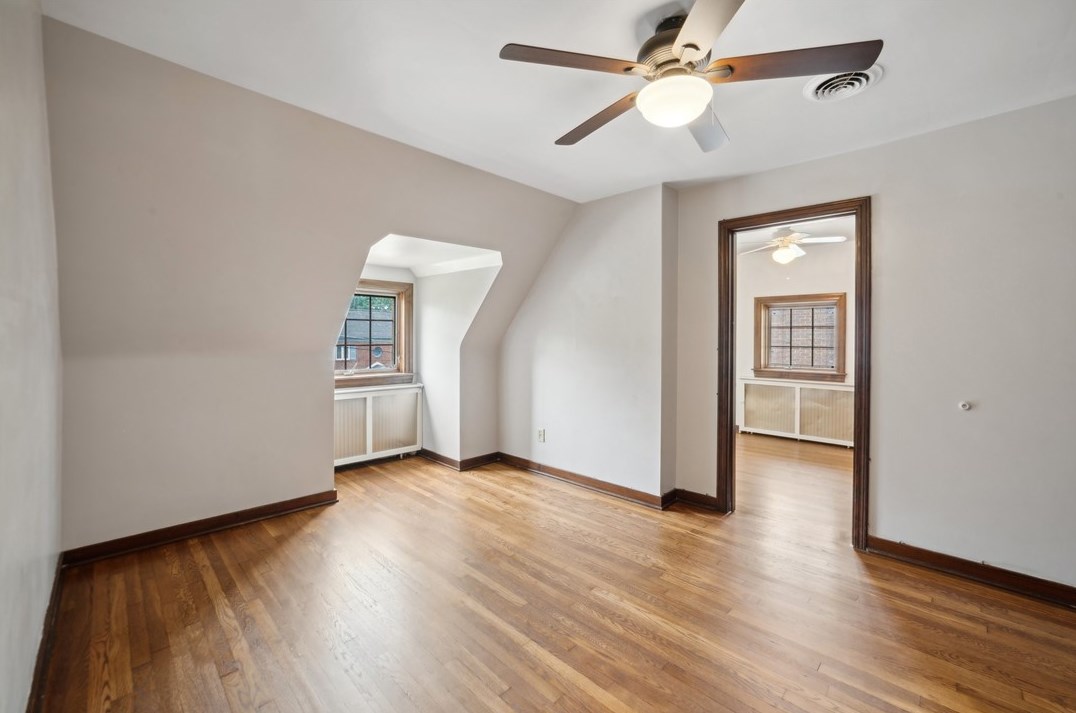 20 Love Pl, Pittsburgh PA 15218-1473 exterior