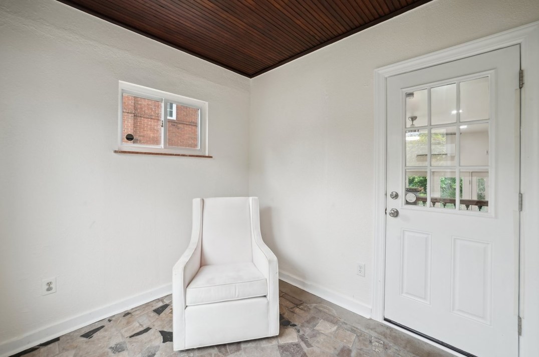 20 Love Pl, Pittsburgh PA 15218-1473 exterior