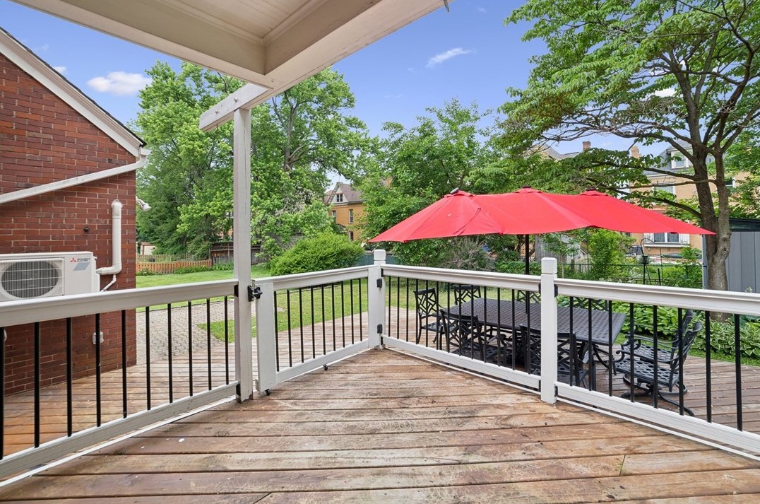 20 Love Pl, Pittsburgh PA 15218-1473 exterior