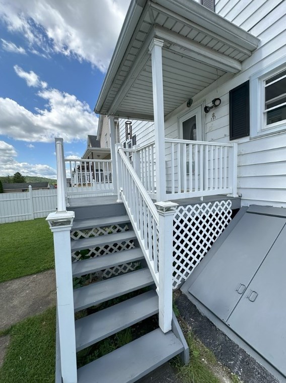 202 3rd St, Youngwood PA  15697-1612 exterior