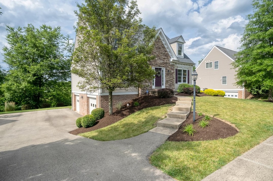 207 Morning Grove Ln, Valencia, PA 16059