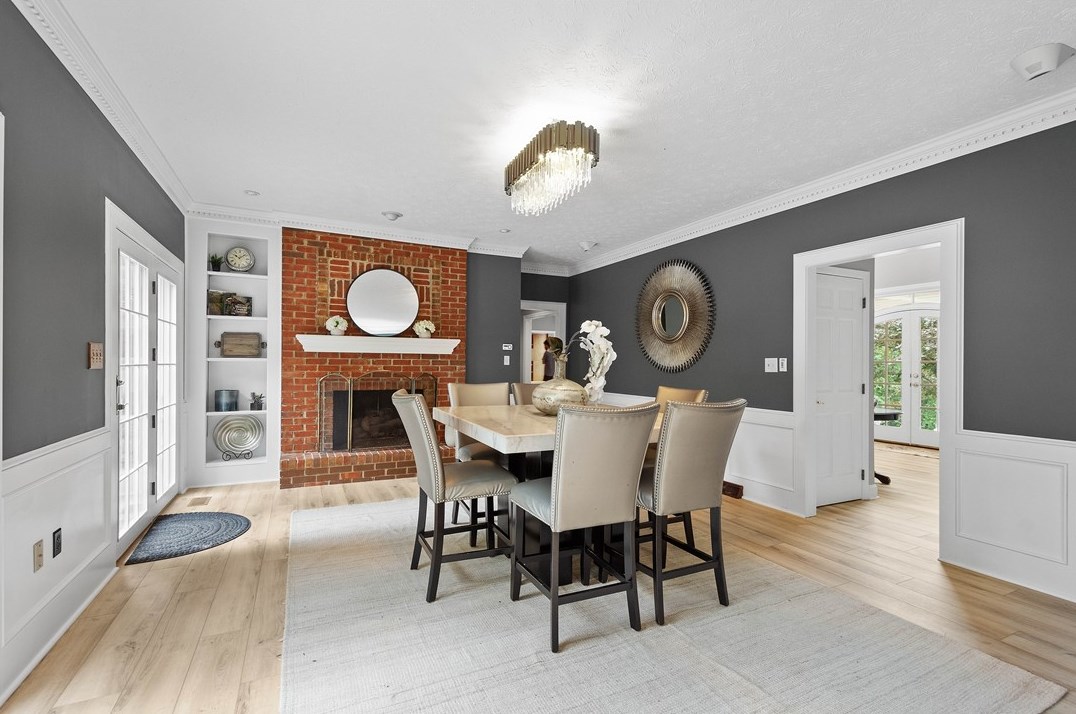 206 Lakeview Dr, Moon Twp PA 15108-9774 exterior