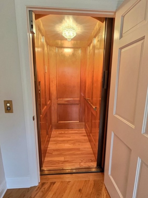 206 Lakeview Dr, Moon Twp PA 15108-9774 exterior