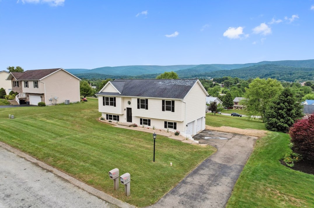 531 Madison Dr, Smithfield, PA 15478-1265
