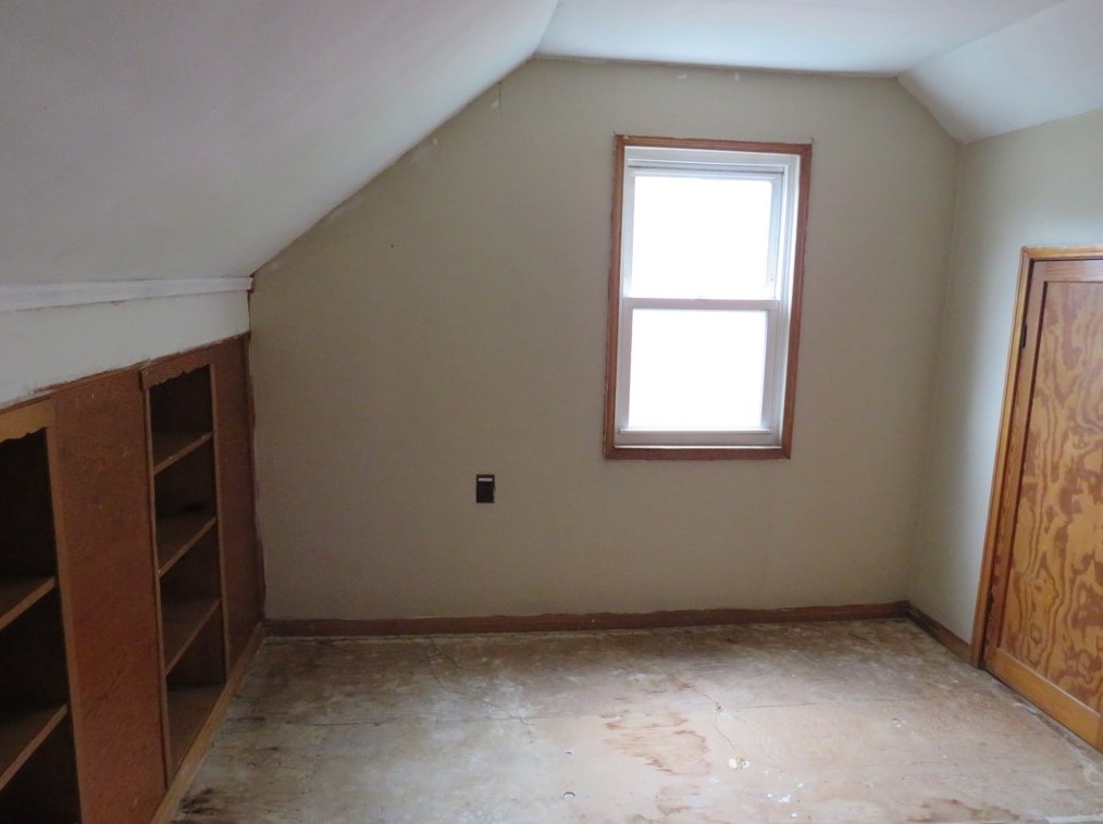 210 Sunny Dr, Pittsburgh PA  15236-2665 exterior