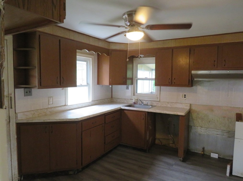 210 Sunny Dr, Pittsburgh PA  15236-2665 exterior