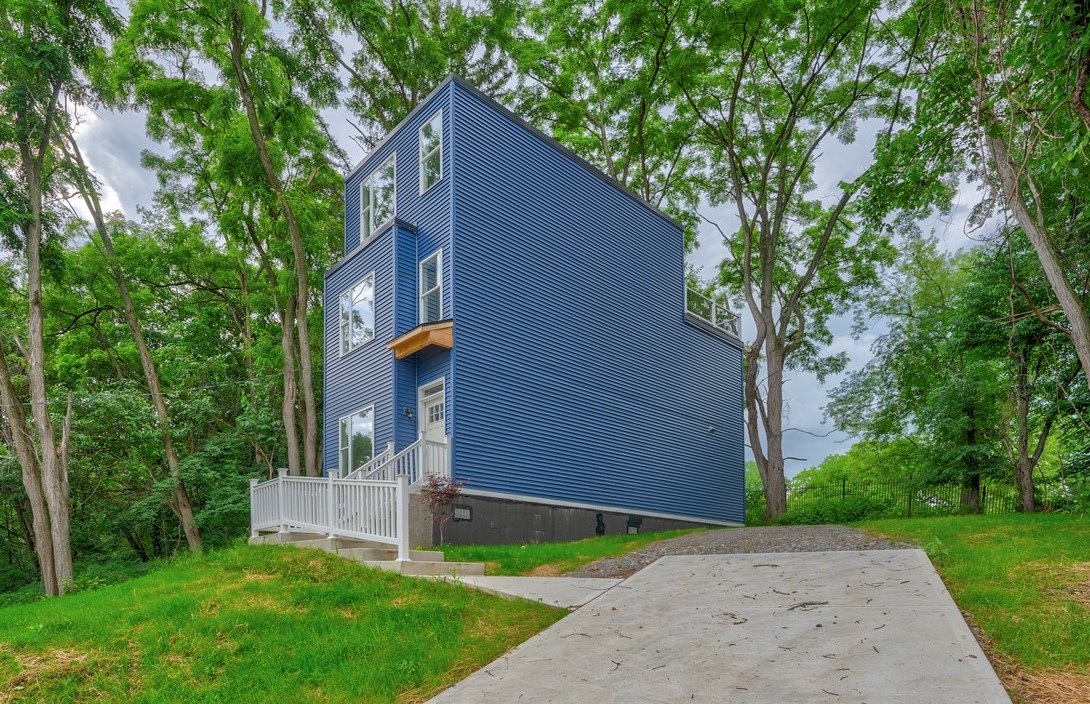 902 Morrison St, Pittsburgh PA  15212-2916 exterior