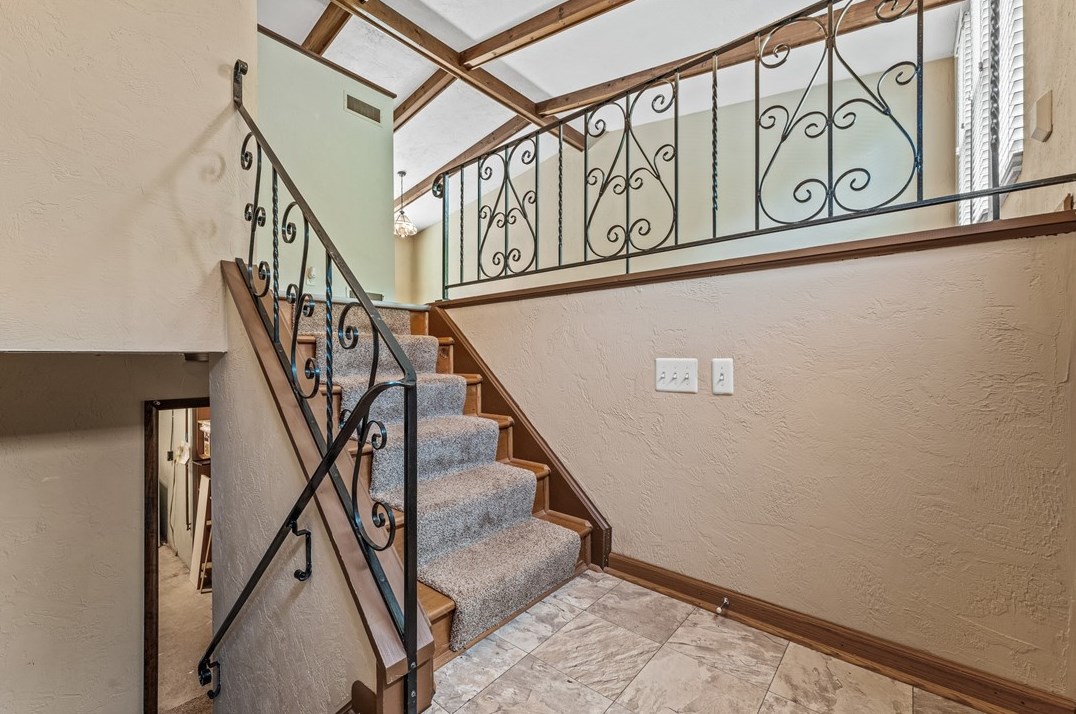 257 Sewickley Oakmont Rd, Pittsburgh PA 15237-1852 exterior