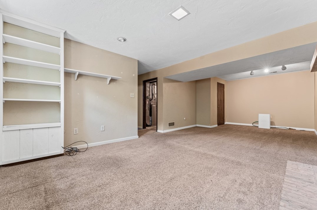 257 Sewickley Oakmont Rd, Pittsburgh PA 15237-1852 exterior