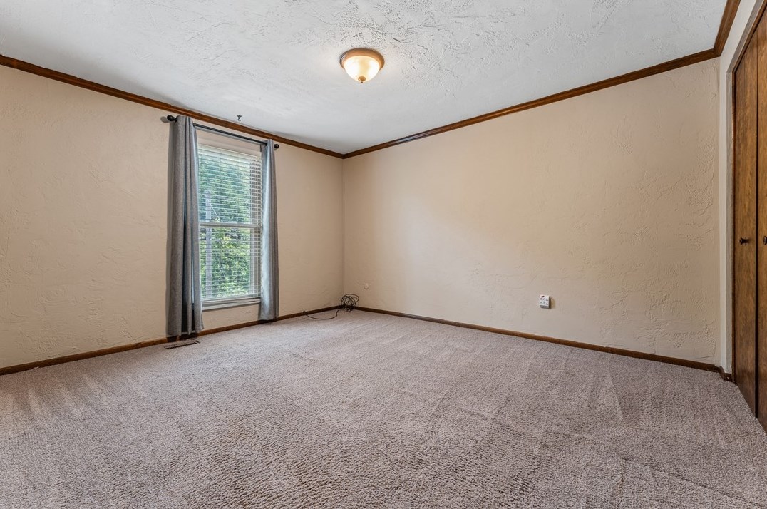 257 Sewickley Oakmont Rd, Pittsburgh PA 15237-1852 exterior