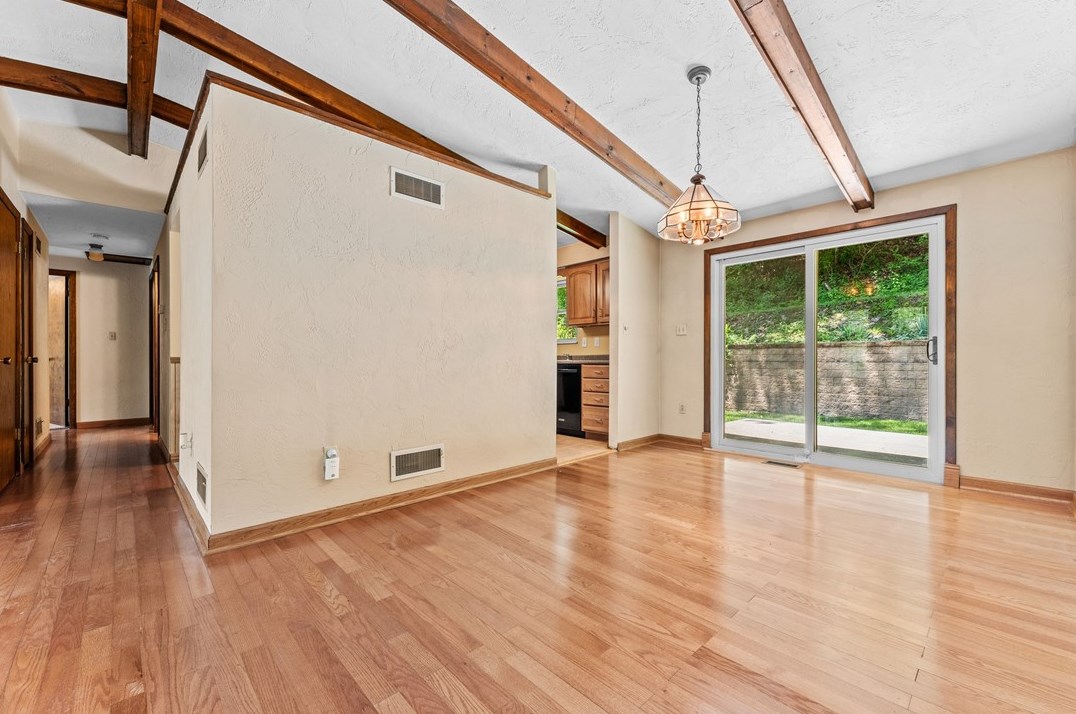 257 Sewickley Oakmont Rd, Pittsburgh PA 15237-1852 exterior