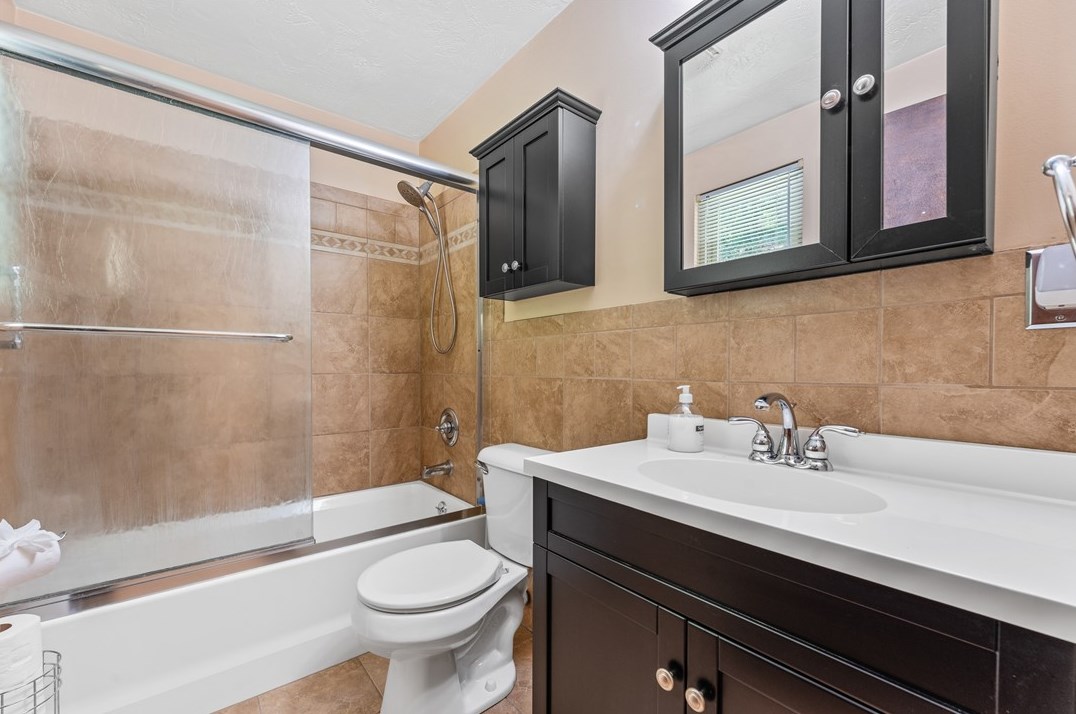 257 Sewickley Oakmont Rd, Pittsburgh PA 15237-1852 exterior