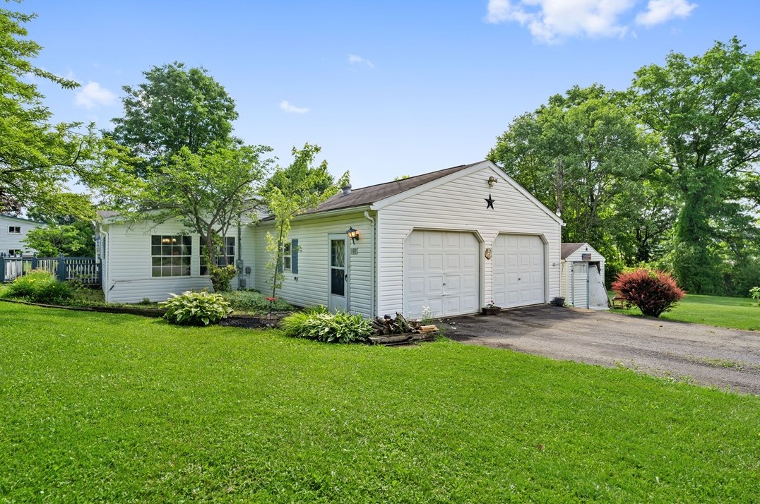 101 Smithfield St Big, Wampum, PA 16157