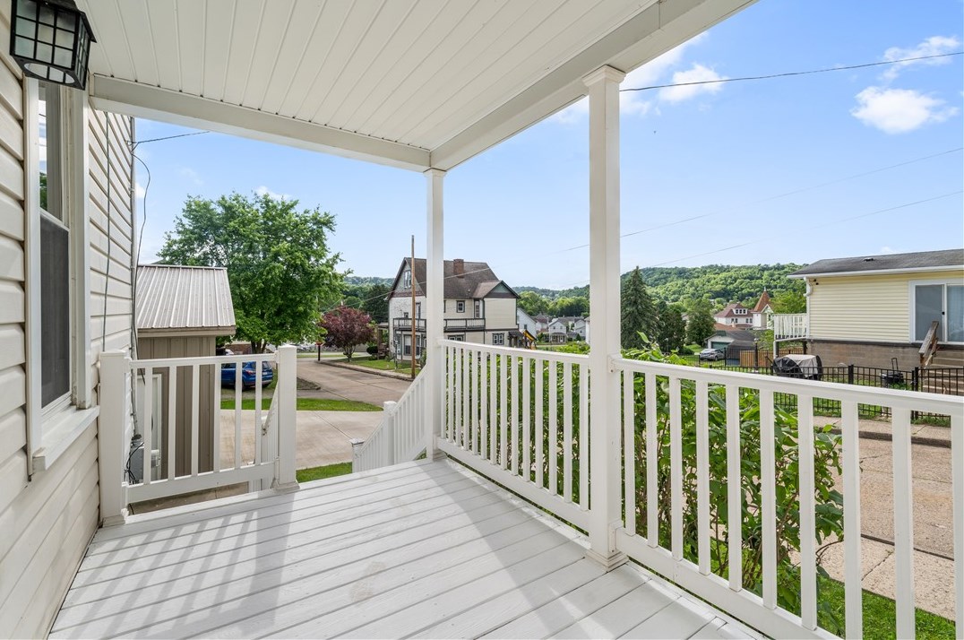 1002 Vine St, West Newton PA  15089-1445 exterior