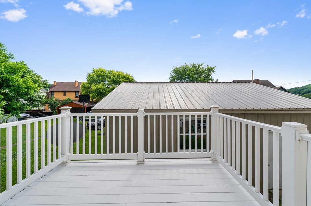 1002 Vine St, West Newton PA  15089-1445 exterior