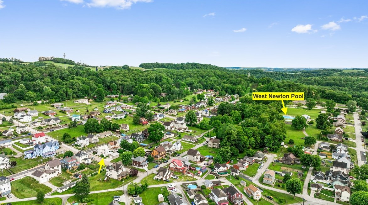 1002 Vine St, West Newton PA  15089-1445 exterior
