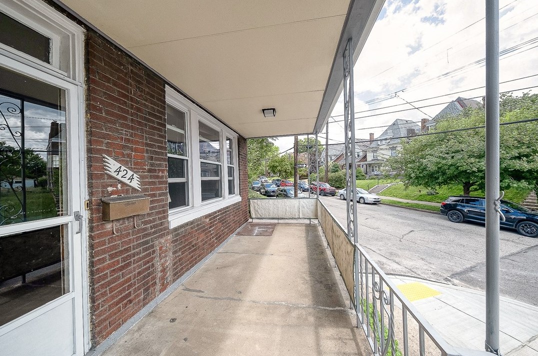 424 Winebiddle St, Pittsburgh, PA 15224-2263