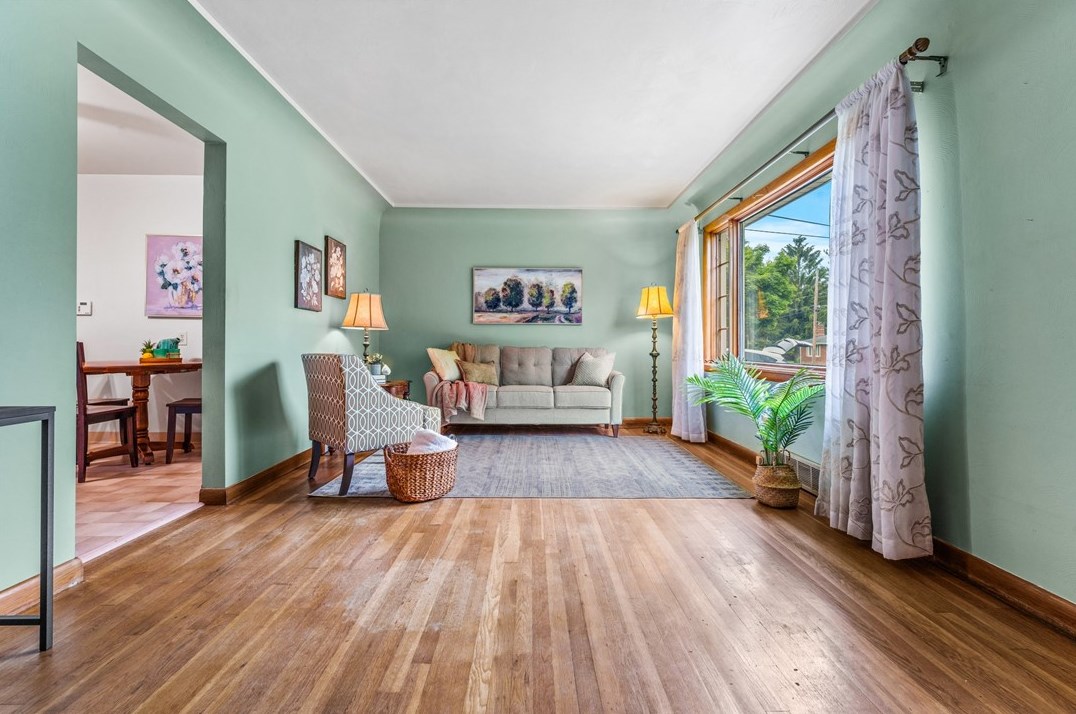 9 Field St, Bessemer, PA 16112-9631