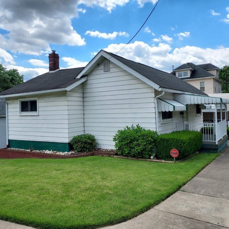 445 Wayne Ave, Greensburg, PA 15601-1982
