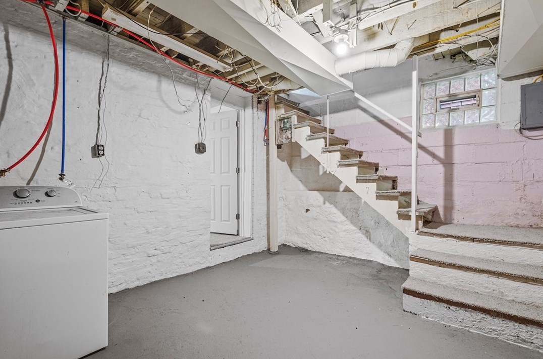 5014 Orinoco St, Pittsburgh PA 15207-1646 exterior