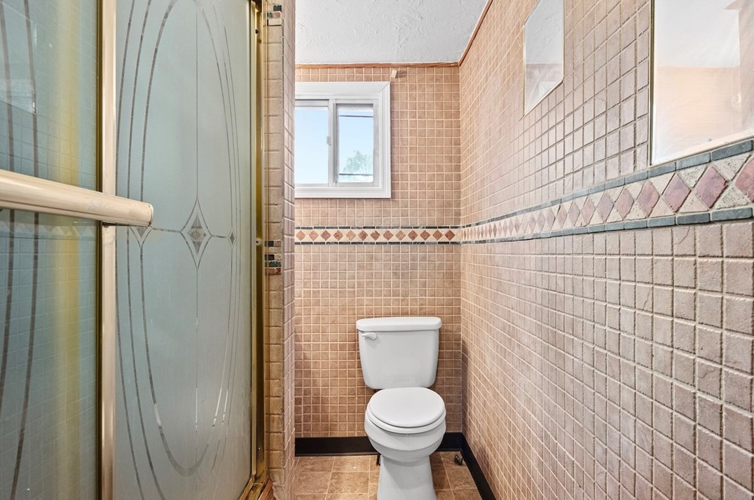 5014 Orinoco St, Pittsburgh PA 15207-1646 exterior