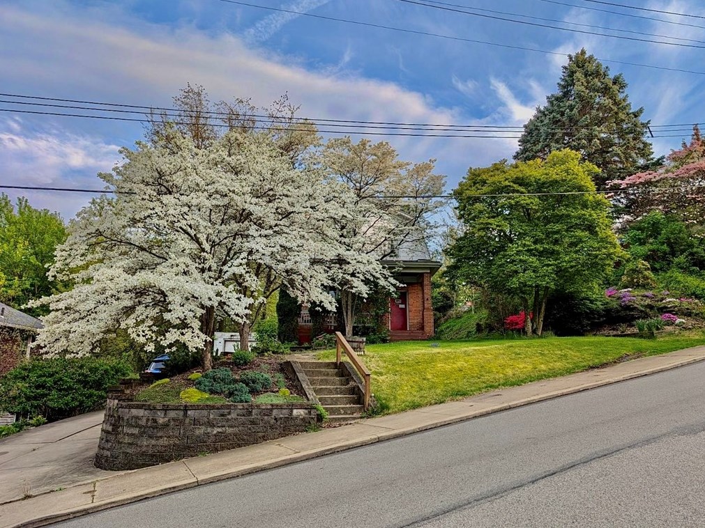 7222 Whipple St, Pittsburgh, PA 15218-2053