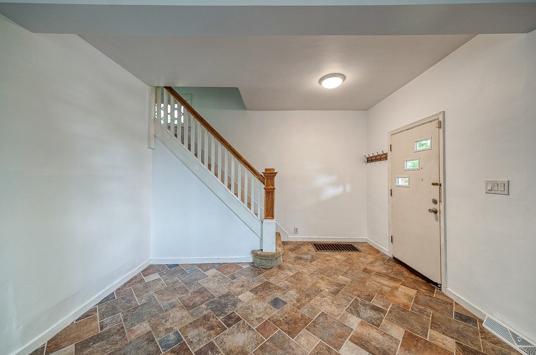 7222 Whipple St, Pittsburgh PA 15218-2053 exterior