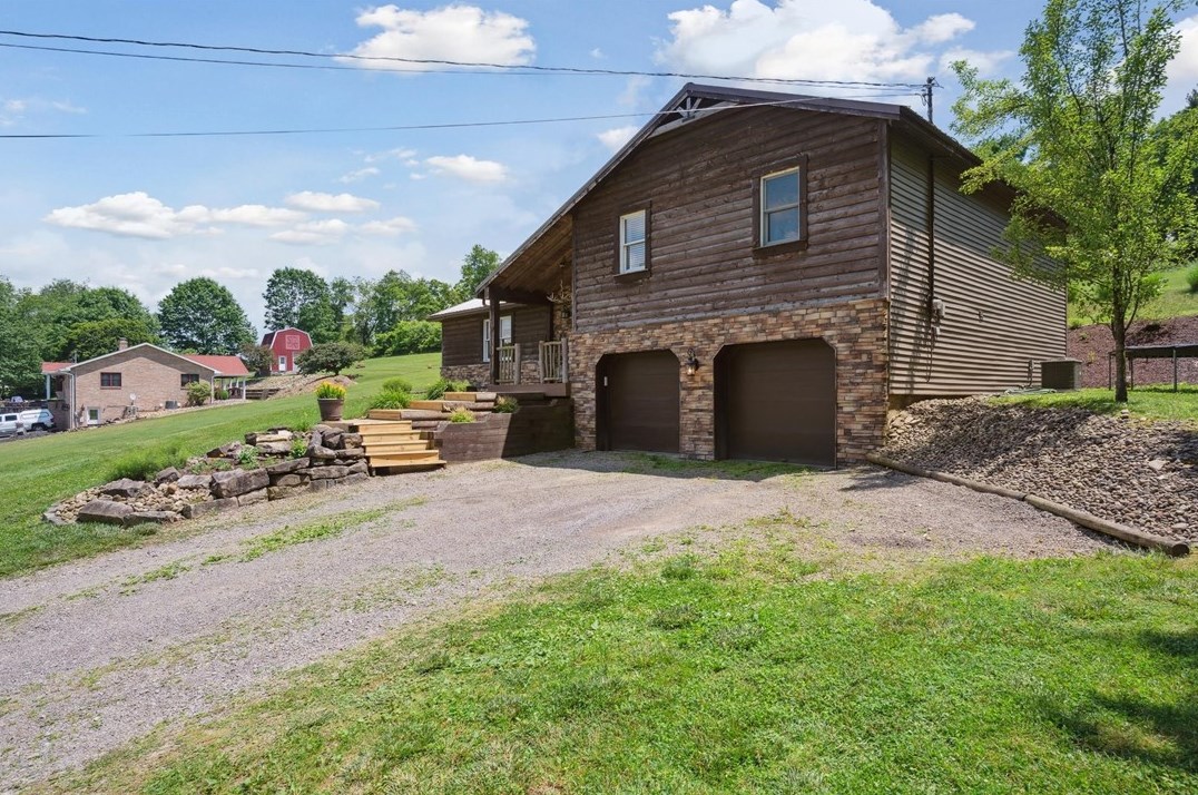 128 Crain Rd, Leechburg, PA 15656