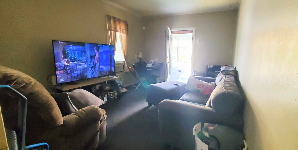 711 Carlisle St, New Castle PA 16101-2308 exterior