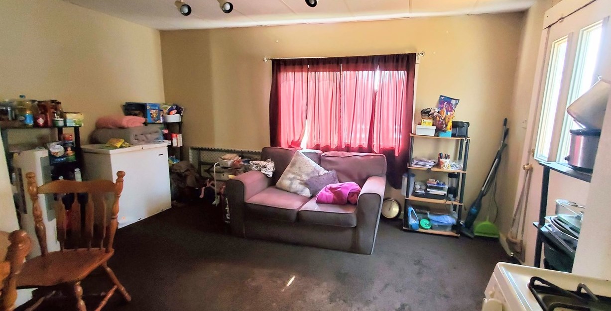 711 Carlisle St, New Castle PA 16101-2308 exterior