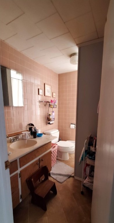 705 Carlisle St, New Castle PA 16101-2307 exterior